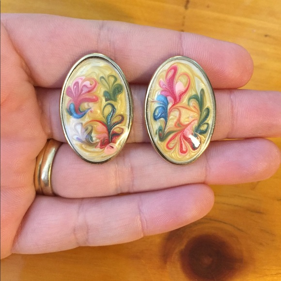 Paint swirl earrings - Picture 2 of 3